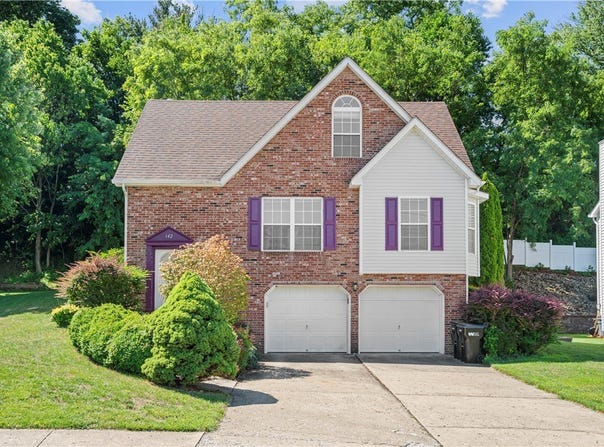 142 Jarod Drive, Coraopolis, PA 15108