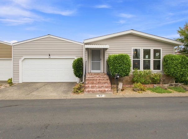 37 Falcon Crest Circle, Napa, CA 94558