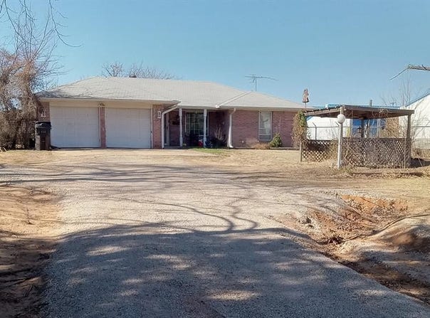 3129 Janet Lane, Harrah, OK 73045