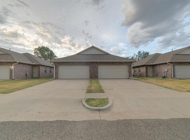 212 Ashley Drive, Edmond, OK 73003