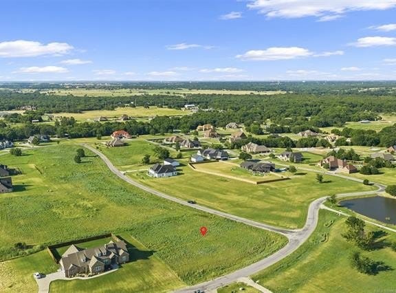 Lucca Lane, Ardmore, OK 73401