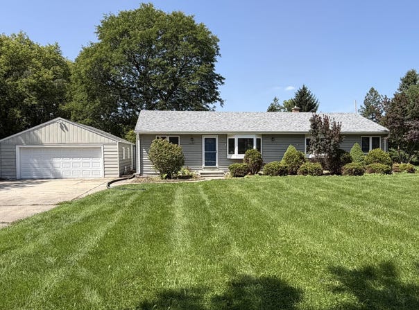 7315 S 48th St, Franklin, WI 53132