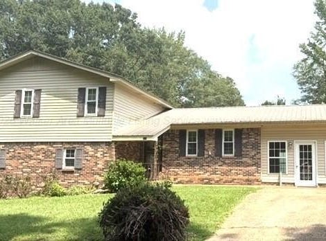 243 HUMBERS St, Sulligent, AL 35586