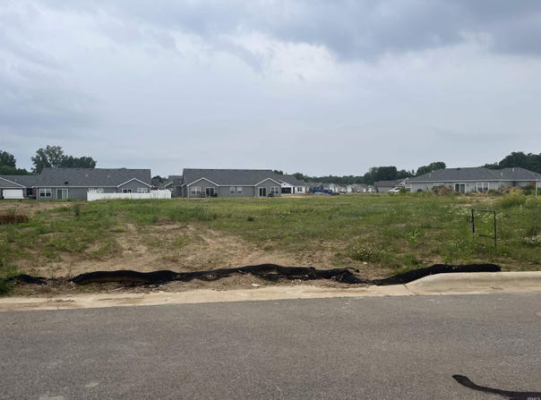 3930 E Kings Pass, Warsaw, IN 46582