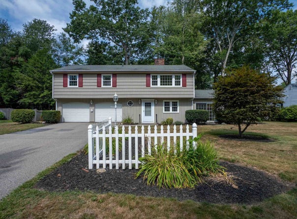 16 Longwood Drive, Hampton, NH 03842
