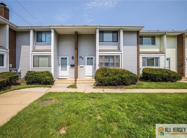 10 Quincy Circle, South Brunswick, NJ 08810