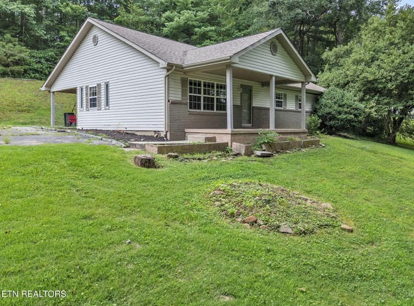 241 Skyline Drive, Oneida, TN 37841