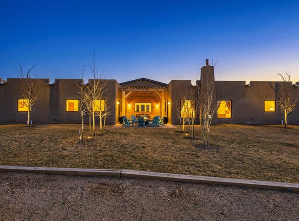 8 Golf Course Drive, Ranchos de Taos, NM 87557