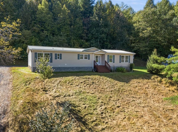 9043 Copper Hill Rd NE, Copper Hill, VA 24079