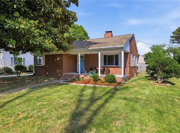 1324 Hawthorne Drive, Chesapeake, VA 23325