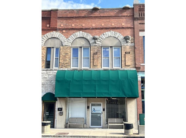 402 E Broadway Street, Monett, MO 65708