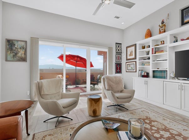 52 Wind Road NW, Albuquerque, NM 87120