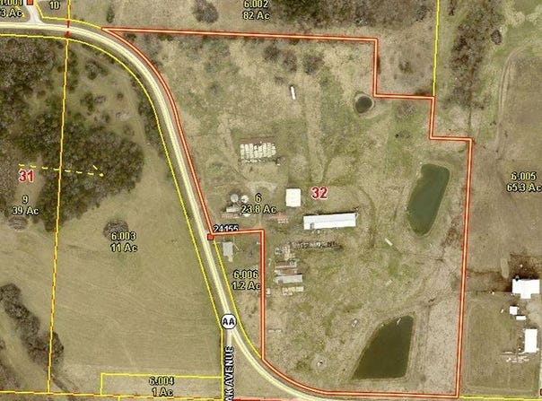 24151 St Hwy AA, Edwards, MO 65326