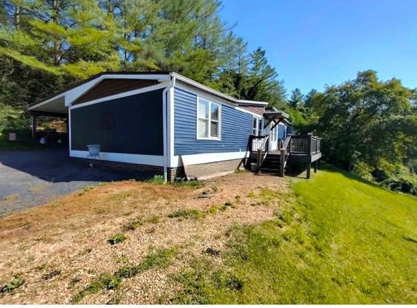 81 Redwood, Honaker, VA 24260