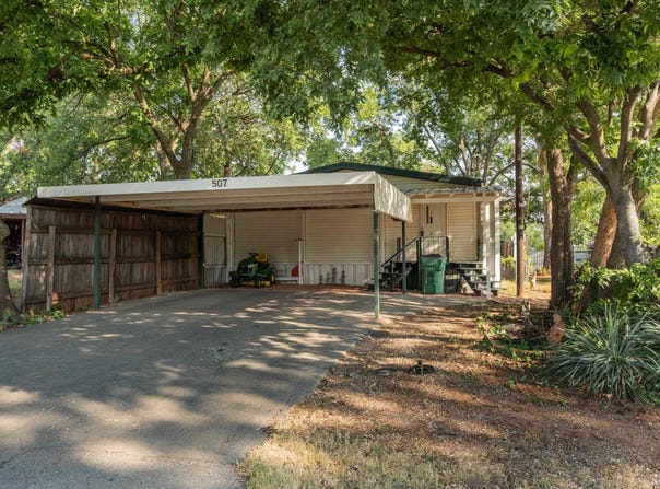 507 E 2ND STREET, Burkburnett, TX 76354