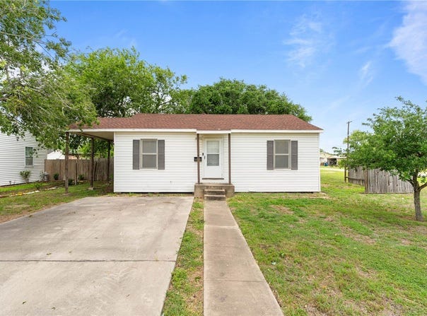 101 W Joyce Street, Bishop, TX 78343