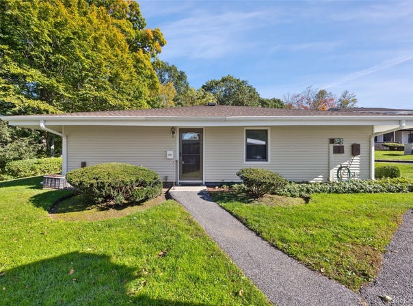 38 Sussex Drive, Yorktown Heights, NY 10598