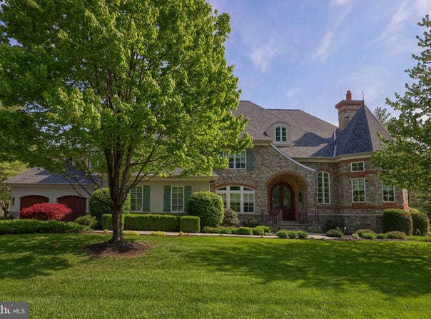 905 GREENSIDE Drive, LITITZ, PA 17543