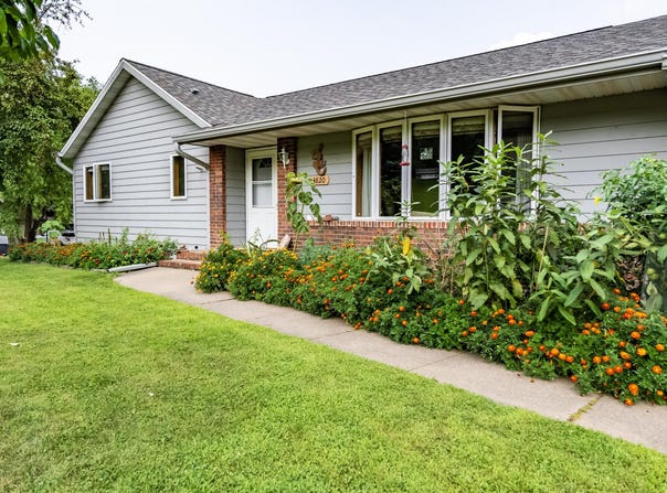 4820 13th St, Goodview, MN 55987