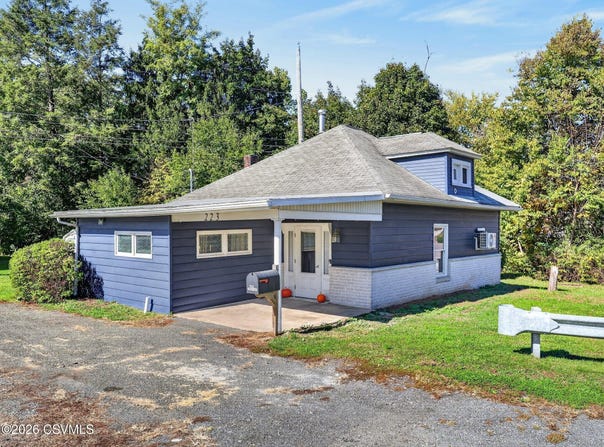 223 WATER Street, Dalmatia, PA 17017