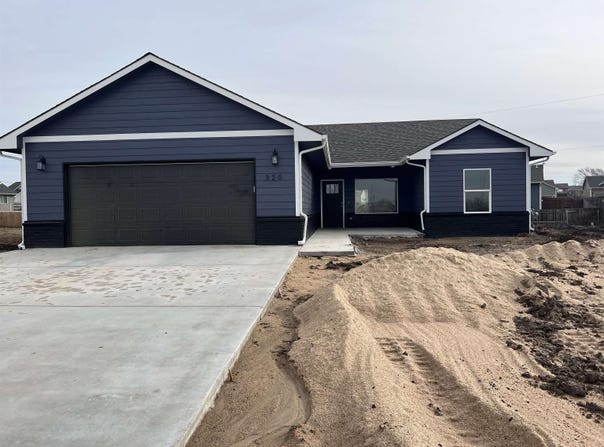 320 N Deer Run Ct, El Dorado, KS 67042