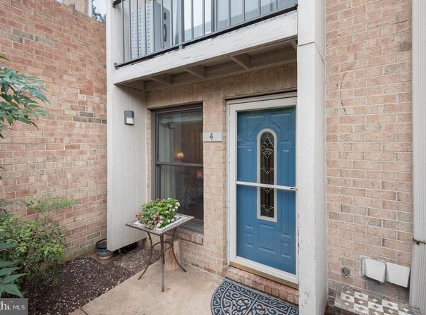 4 DUDLEY CT, BETHESDA, MD 20814