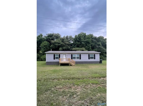 203 Bainbridge Loop, Muscle Shoals, AL 35661