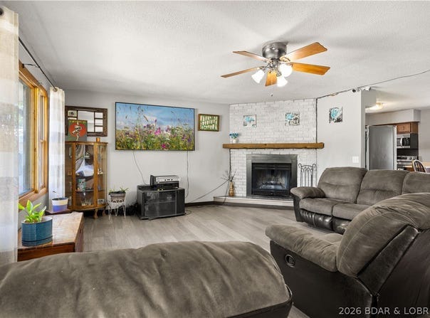 59 Oak Hill Road, Eldon, MO 65026