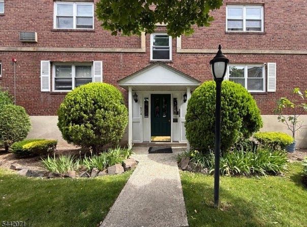 974 Main St, Hackensack City, NJ 07601-5122