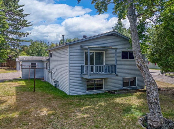 529 DYER PARK ST N, Eagle River, WI 54521