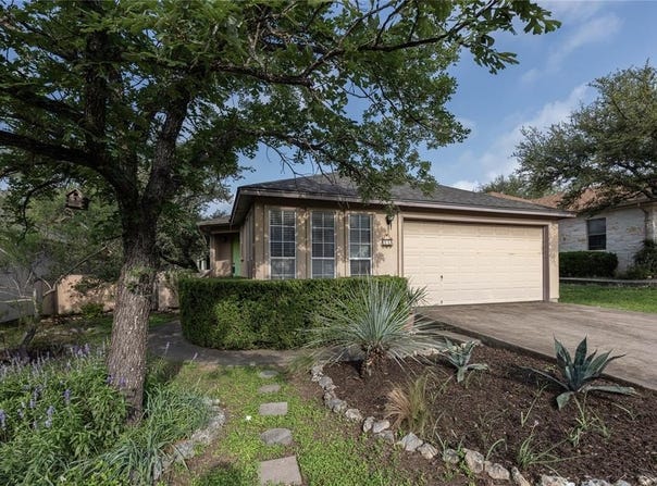 16 E Villa Meadow St, Wimberley, TX 78676