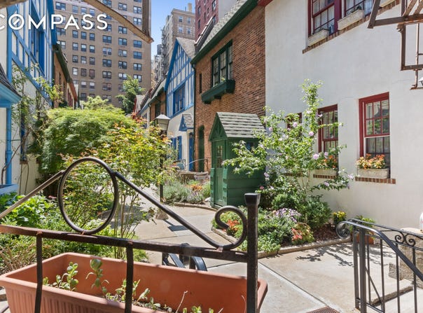 262 W 95th Street, New York, NY 10025