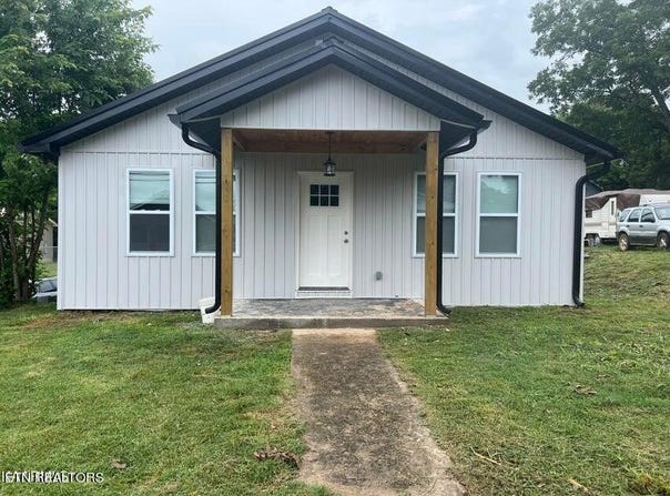 812 Monroe St, Sweetwater, TN 37874