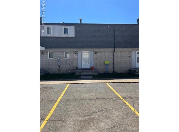 15575 Dupage Boulevard, Taylor, MI 48180