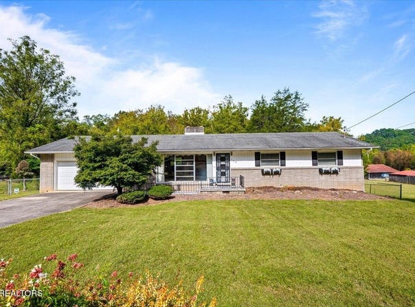 154 E Wolf Valley Rd, Heiskell, TN 37754