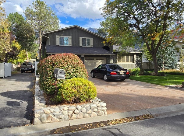 11077 S SUSAN Dr E, Sandy, UT 84092