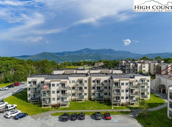 301 Pinnacle Inn Drive, Beech Mountain, NC 28604