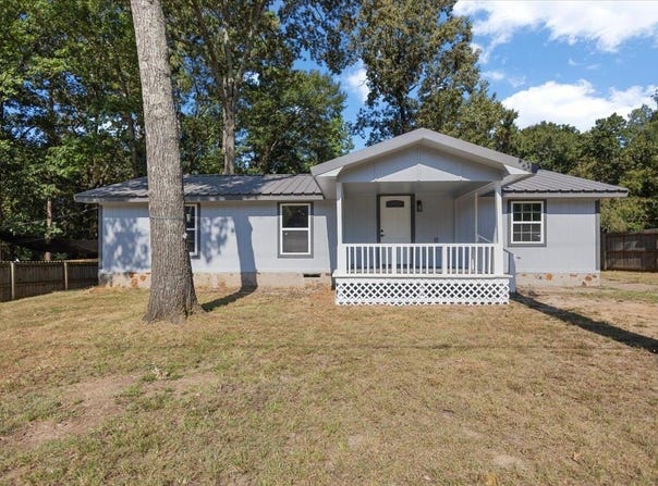 1605 N LARISSA ST, Longview, TX 75604