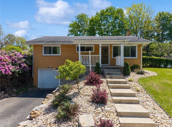 41 Mark Dr, Delmont, PA 15626