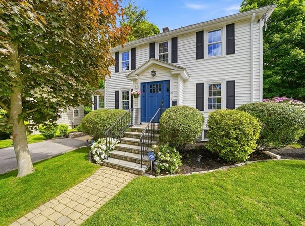 18 Grayson Rd, Winchester, MA 01890