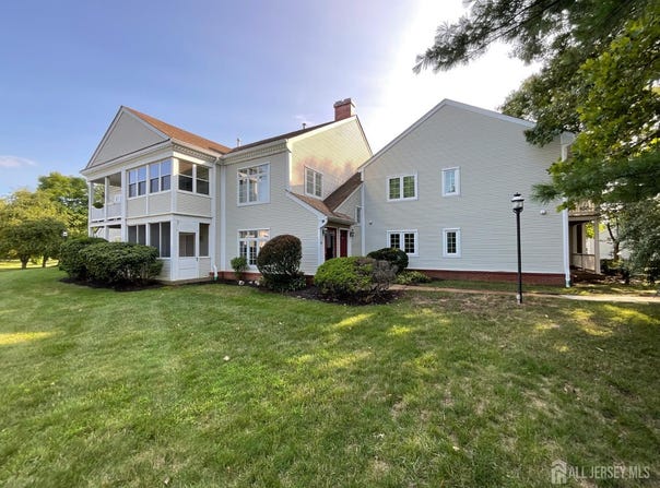 81 Winthrop Road, Monroe, NJ 08831