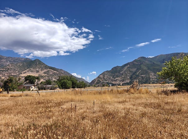 2063 E S WEBER Dr, South Weber, UT 84405