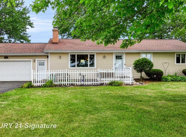 455 S Vernon Road, Corunna, MI 48817