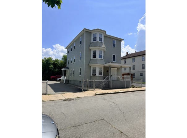 552 Alden St, Fall River, MA 02723