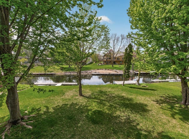 3290 Williams Lane, Minnetrista, MN 55364