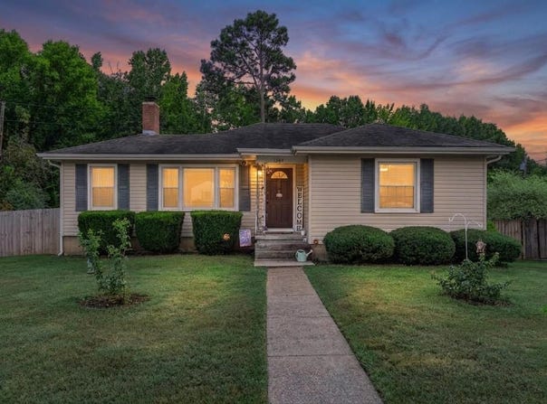 1384 James St, Florence, AL 35630