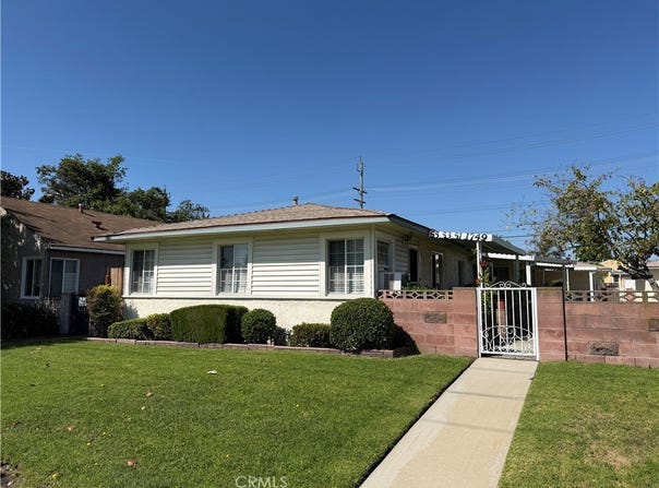 1749 N Hollywood, Burbank, CA 91505