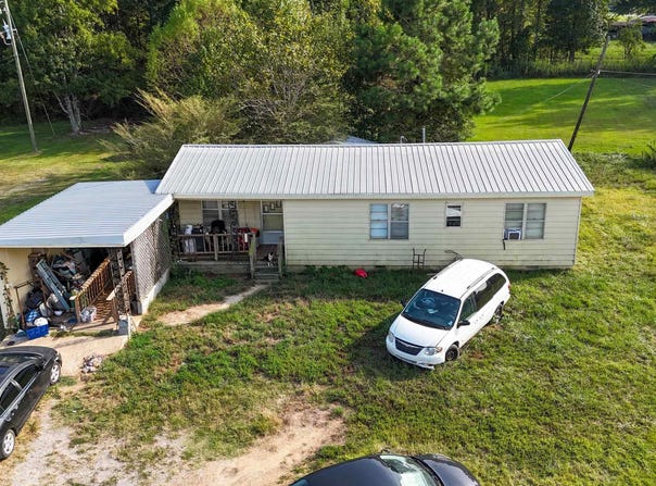 2060 Bexar Avenue E, Hamilton, AL 35570