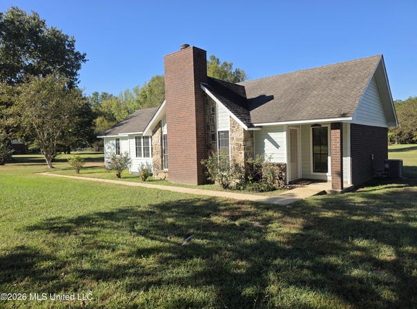 1051 Silverhills Drive, Senatobia, MS 38668