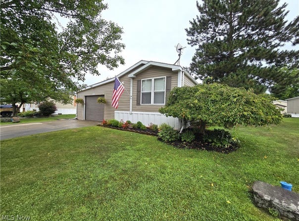 20 Apple Drive, Andover, OH 44003